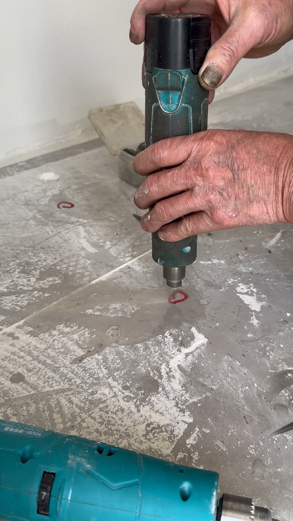 墙砖空鼓的补救方法视频(墙砖空鼓的补救方法视频教学) 墙砖空鼓的补救方法视频(墙砖空鼓的补救方法视频教学)